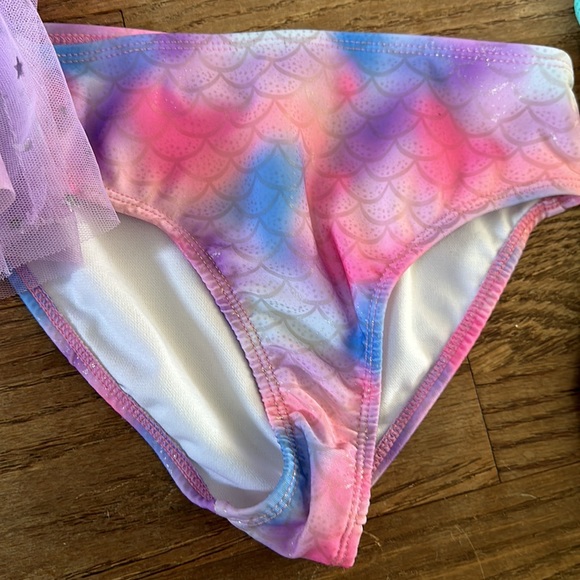 Girls swimsuit bundle size 8 - Picture 4 of 7
